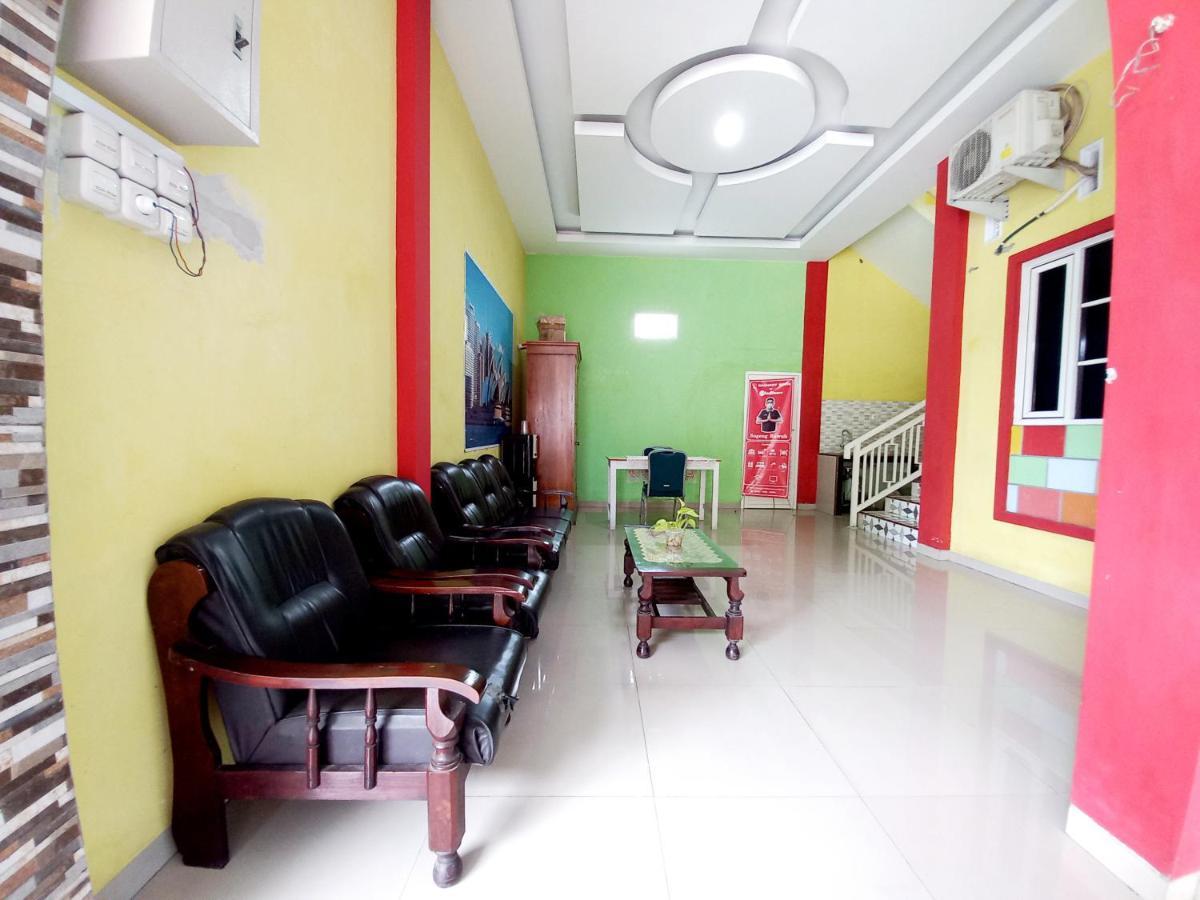 Harmony House Syariah Near Alun Alun Pati Mitra Reddoorz Hotel Buitenkant foto