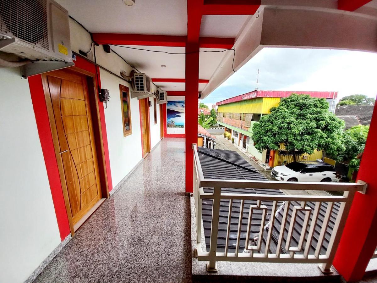 Harmony House Syariah Near Alun Alun Pati Mitra Reddoorz Hotel Buitenkant foto