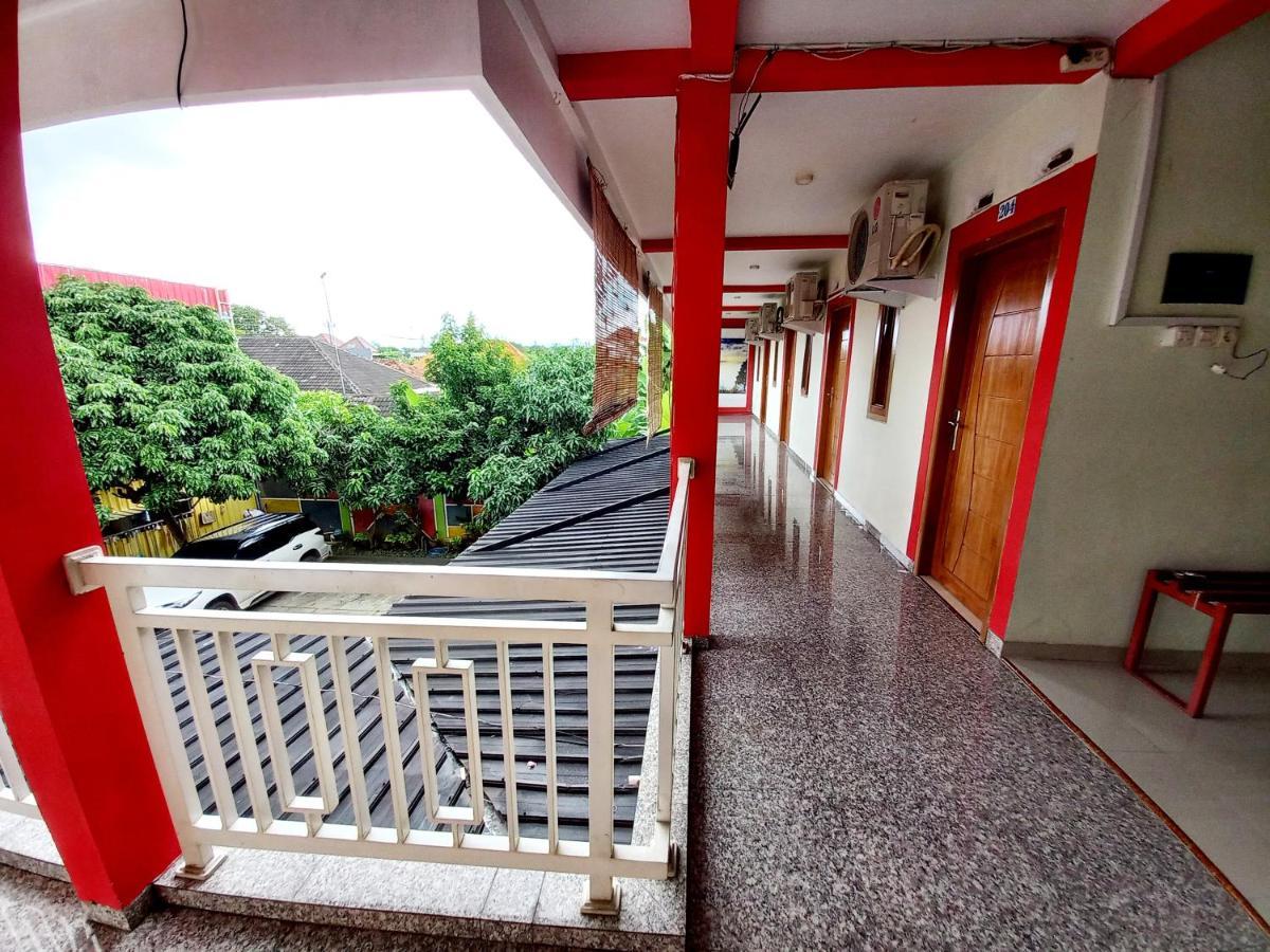 Harmony House Syariah Near Alun Alun Pati Mitra Reddoorz Hotel Buitenkant foto